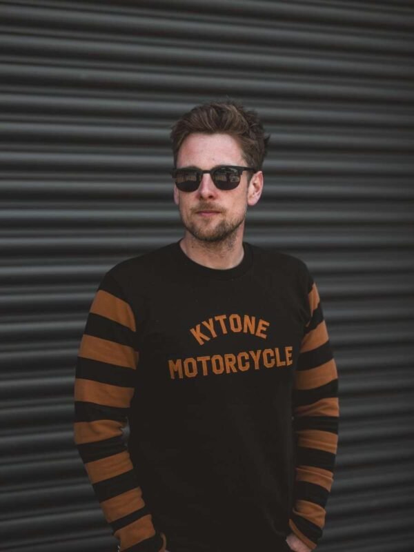 kytone bee 2 crew sweatshirt in black 547244 2000x